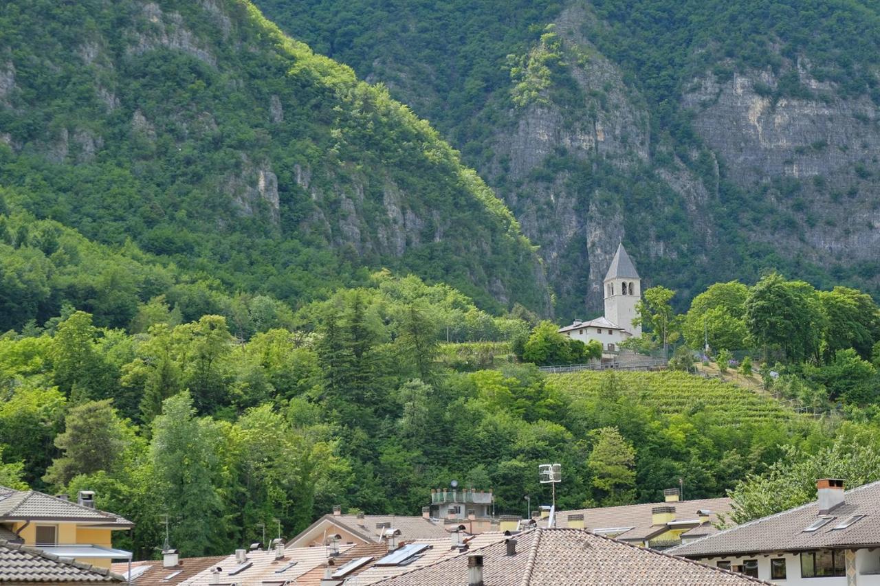 Appartamenti Alle 5 Torri Mezzolombardo Exterior foto